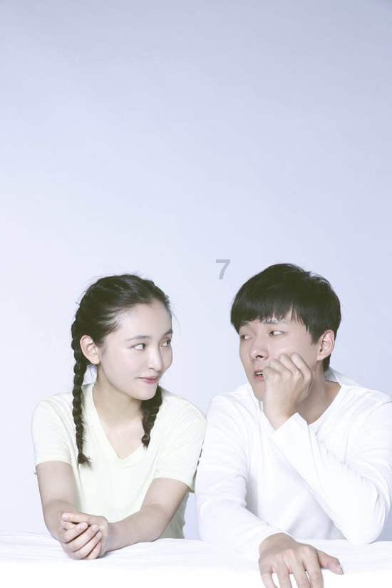 甜美奥莉吃甜点