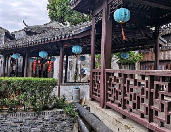 孩子在游乐场起摩擦，男子掌掴别家小孩妈妈，这种行为是否会被认定为互殴？游戏画面